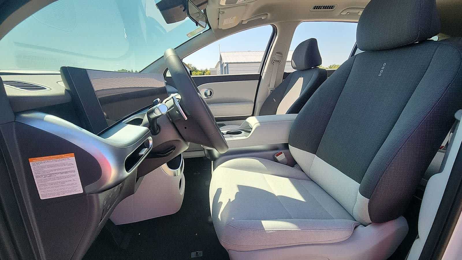 2026 Hyundai IONIQ 9 SE - Photo 13