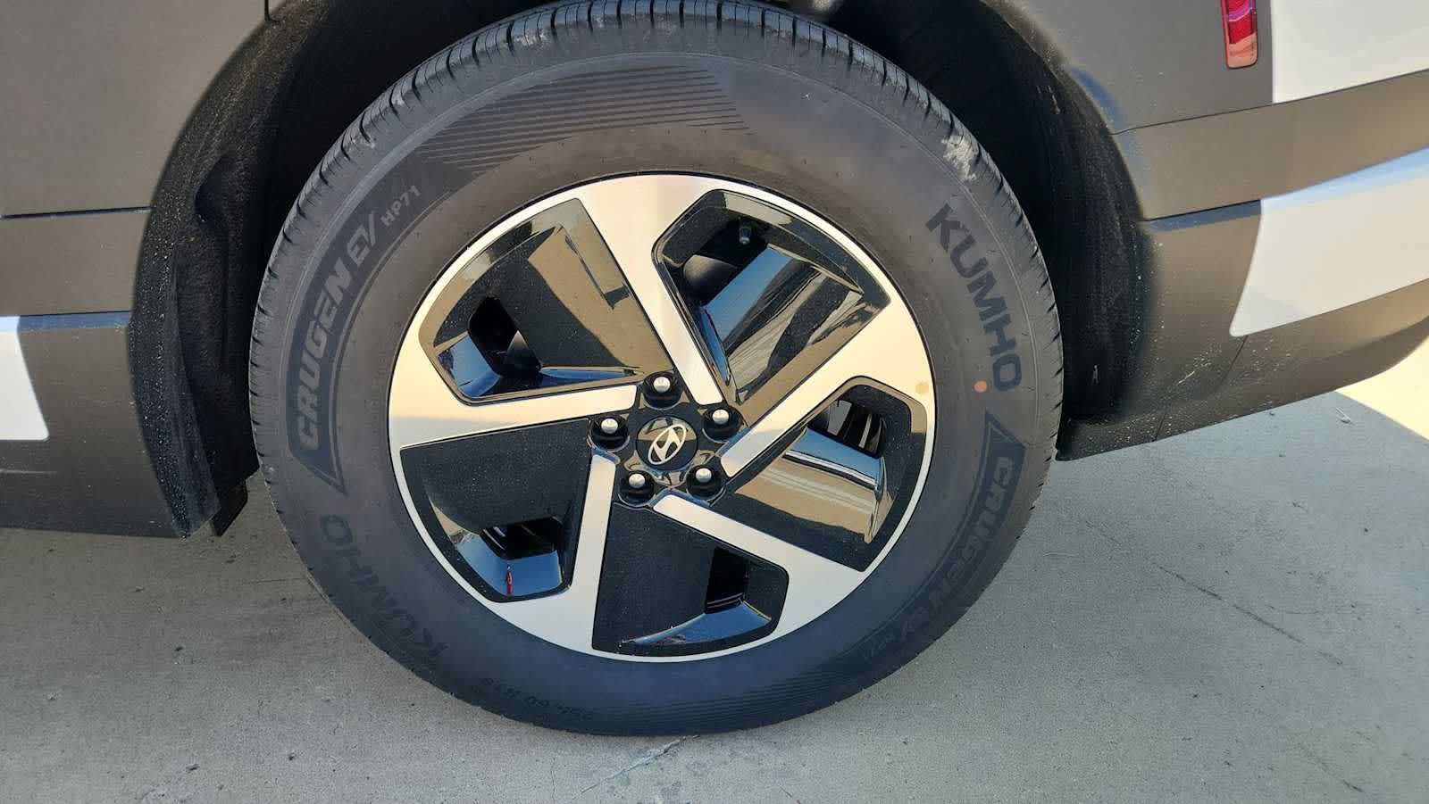 2026 Hyundai IONIQ 9 SE - Photo 8