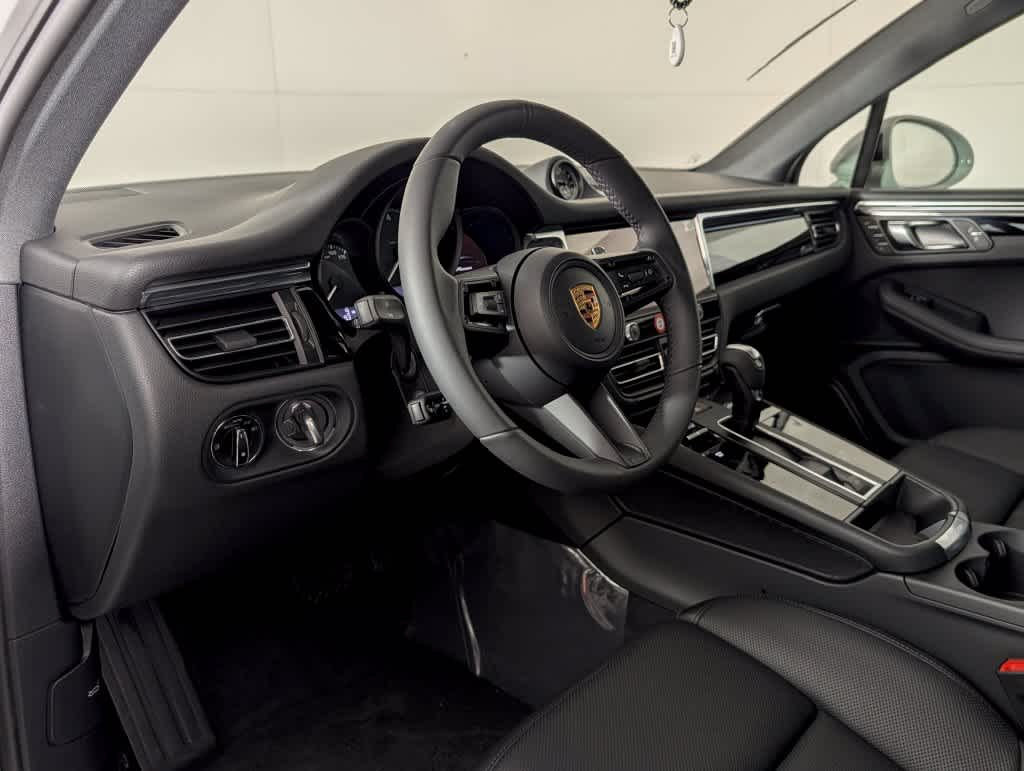 Used 2026 CHALK/STD-INT-IN-BLK Porsche  image 4