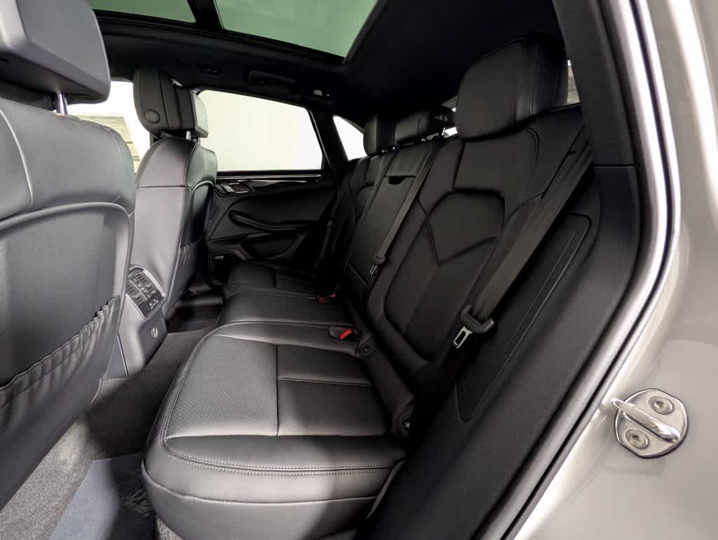 Used 2026 CHALK/STD-INT-IN-BLK Porsche  image 24