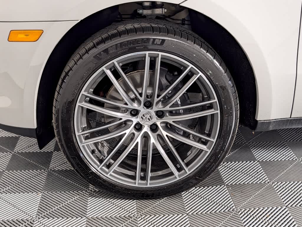 Used 2026 CHALK/STD-INT-IN-BLK Porsche  image 11