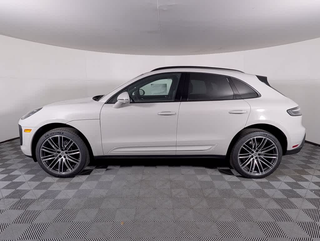 Used 2026 CHALK/STD-INT-IN-BLK Porsche  image 2