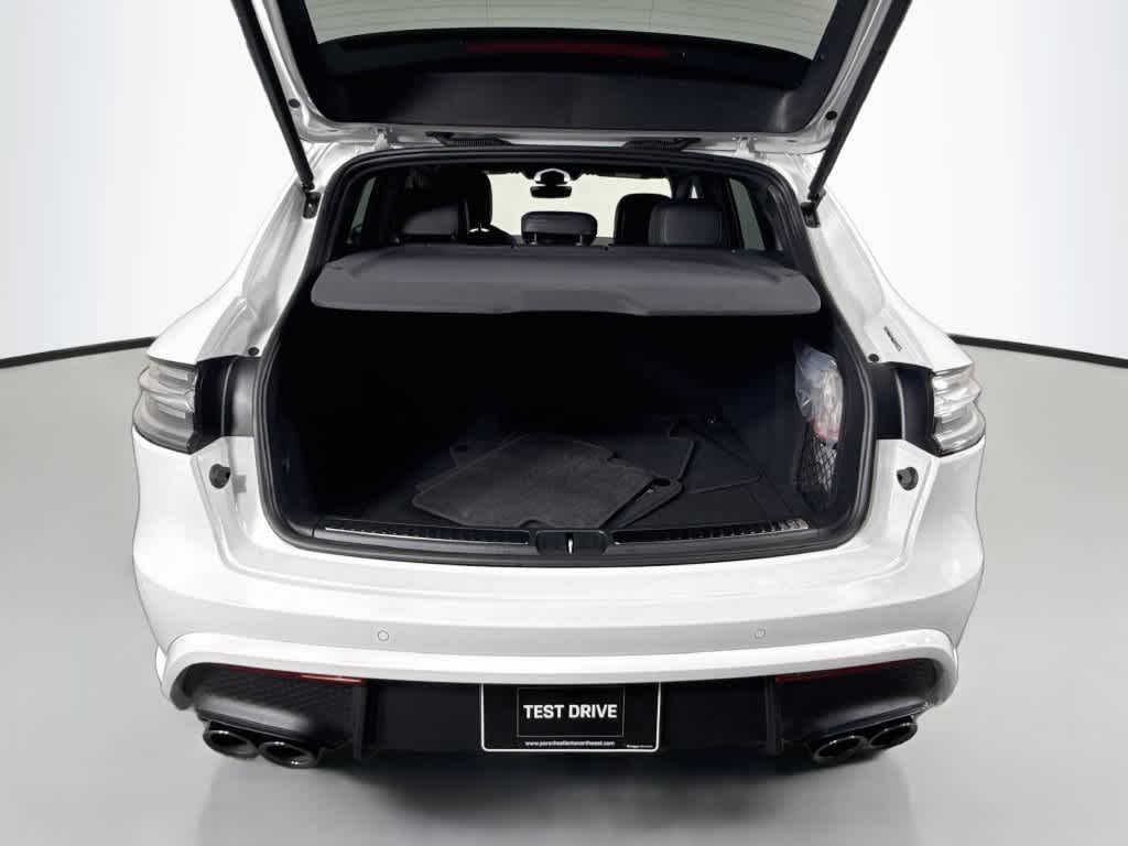 New 2026 0Q/Whit Porsche GTS image 17