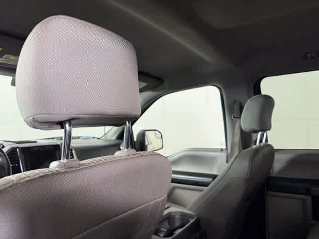 Used 2016 Oxford White Ford XLT image 24