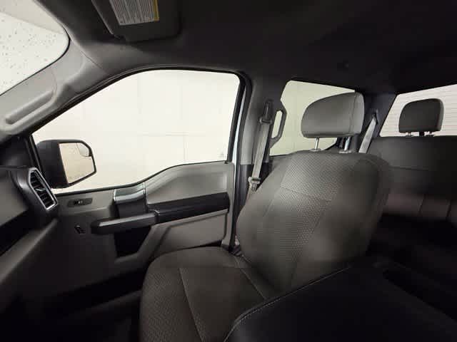 Used 2016 Oxford White Ford XLT image 17