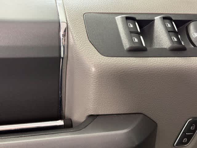 Used 2016 Oxford White Ford XLT image 14
