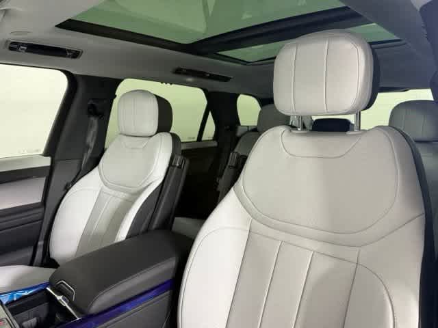 New 2026 Borasco Grey Metallic Land Rover Dynamic SE image 6