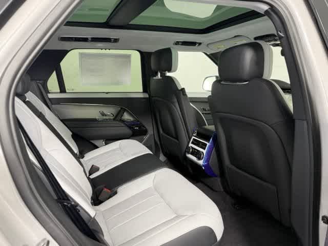 New 2026 Borasco Grey Metallic Land Rover Dynamic SE image 21