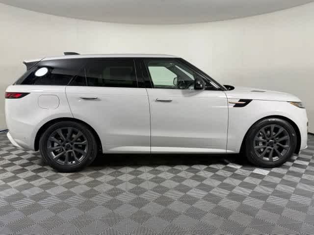 New 2026 Borasco Grey Metallic Land Rover Dynamic SE image 9