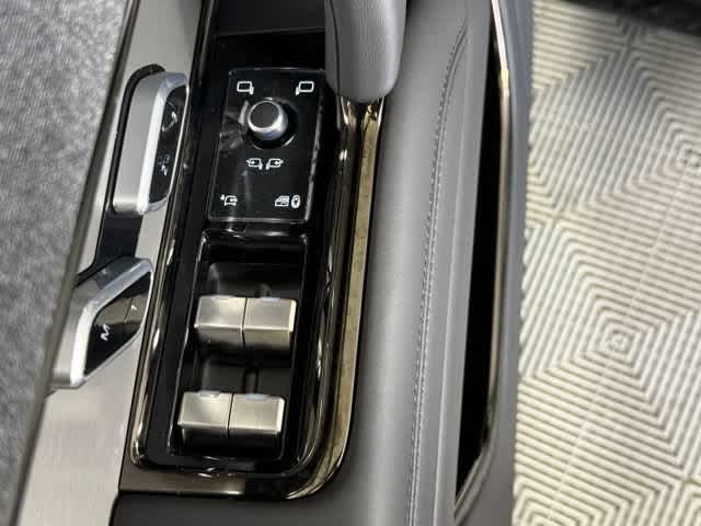 New 2026 Borasco Grey Metallic Land Rover Dynamic SE image 32