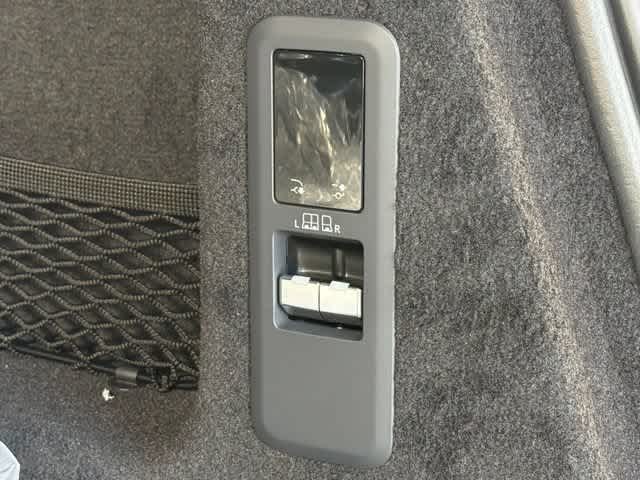 New 2026 Borasco Grey Metallic Land Rover Dynamic SE image 19