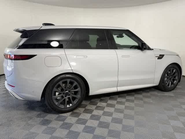 New 2026 Borasco Grey Metallic Land Rover Dynamic SE image 8