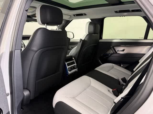 New 2026 Borasco Grey Metallic Land Rover Dynamic SE image 25