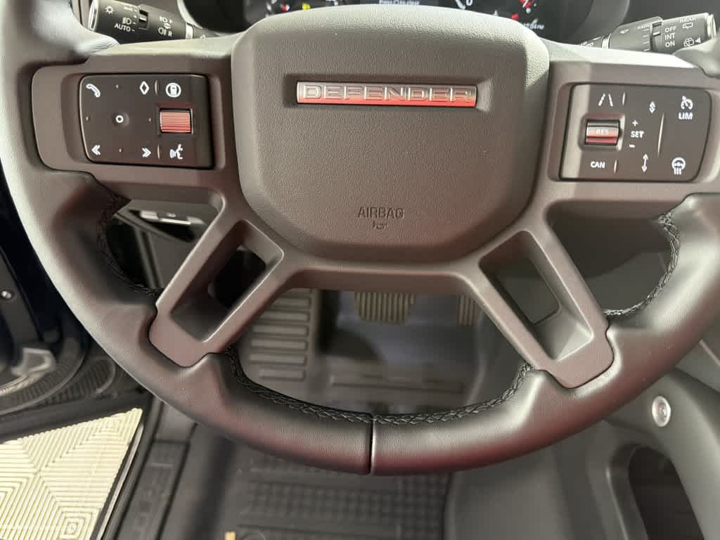 New 2026 Santorini Black Metallic Land Rover X-Dynamic SE image 21