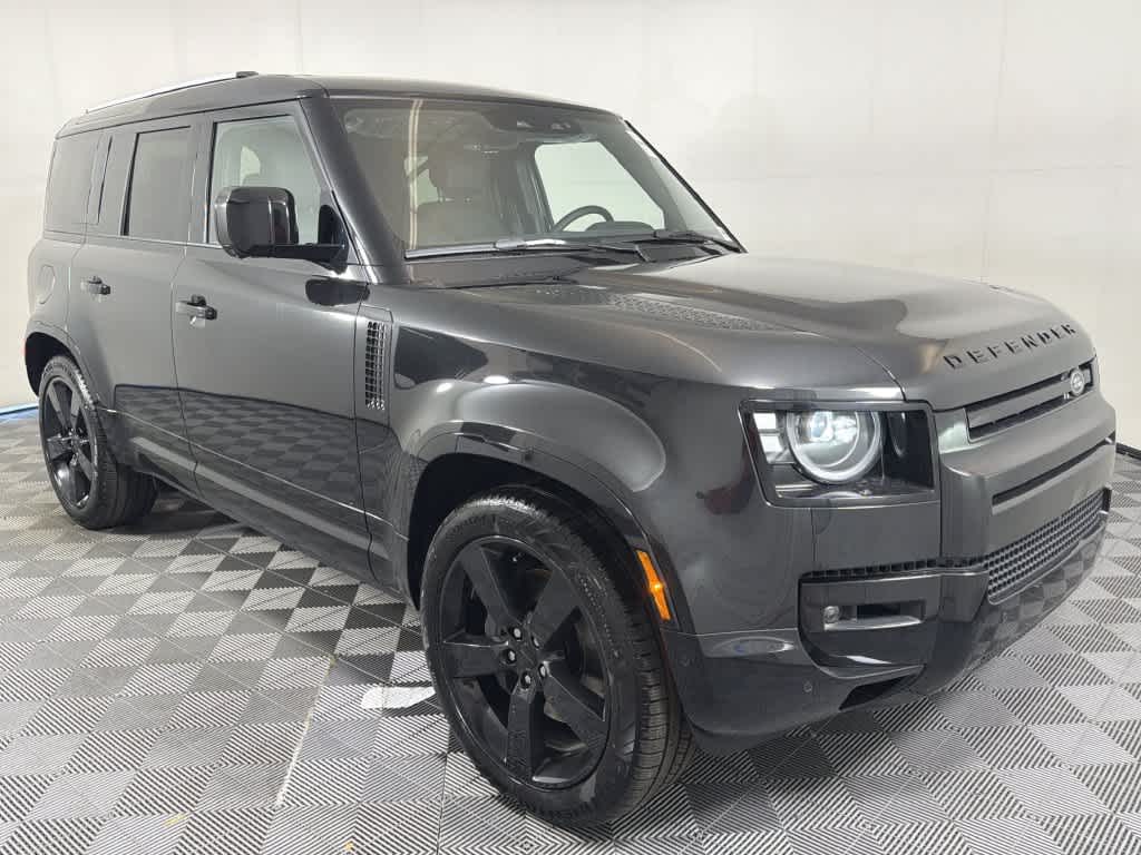 New 2026 Santorini Black Metallic Land Rover X-Dynamic SE image 8