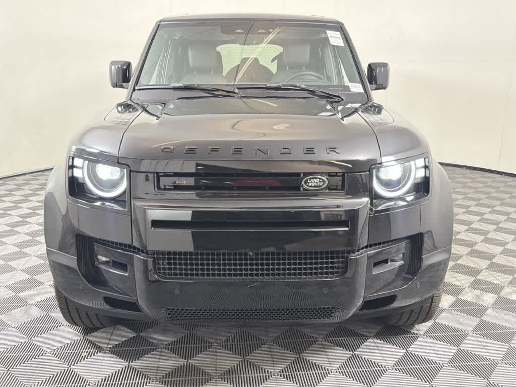 New 2026 Santorini Black Metallic Land Rover X-Dynamic SE image 9