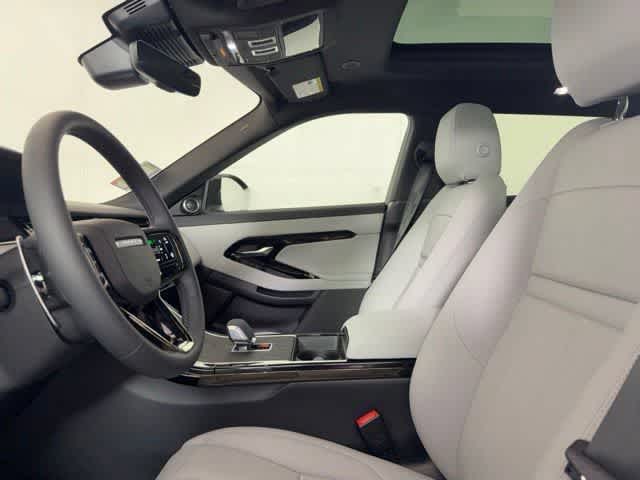 New 2026 Fuji White Land Rover Core S image 4