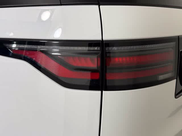 New 2026 Fuji White Land Rover Dynamic SE image 13