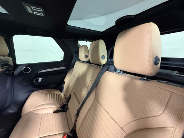 New 2026 Fuji White Land Rover Dynamic SE image 26