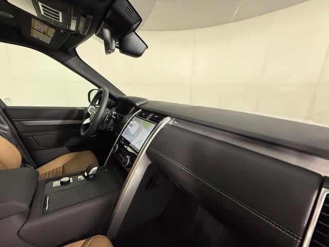 New 2026 Fuji White Land Rover Dynamic SE image 32