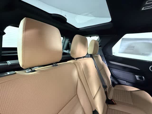 New 2026 Fuji White Land Rover Dynamic SE image 29