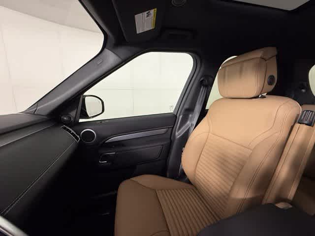 New 2026 Fuji White Land Rover Dynamic SE image 18