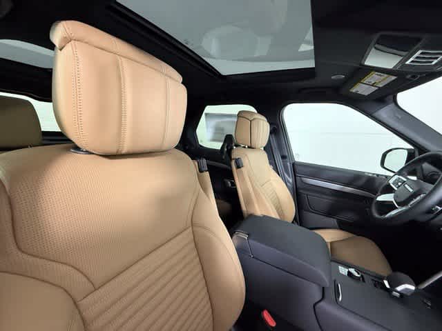 New 2026 Fuji White Land Rover Dynamic SE image 31