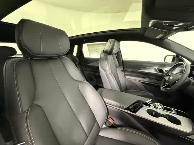 New 2027 Vibrant White Tricoat Cadillac Sport image 32