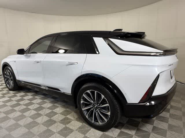 New 2027 Vibrant White Tricoat Cadillac Sport image 4