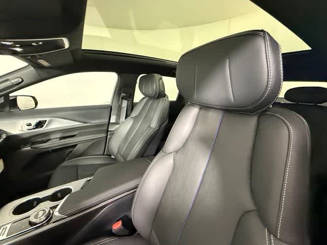 New 2027 Vibrant White Tricoat Cadillac Sport image 5