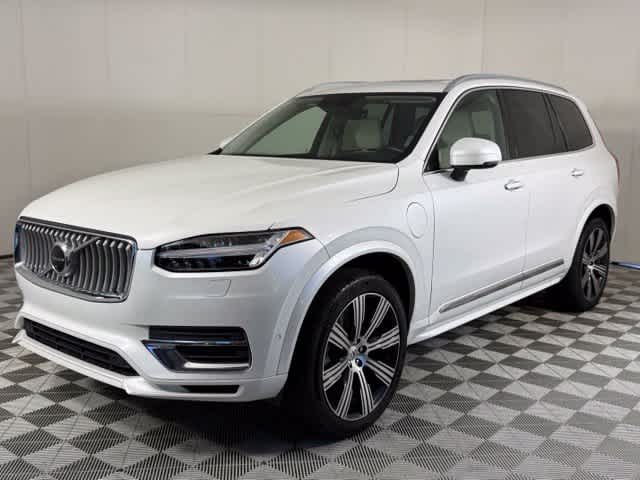 Used 2021  Volvo Inscription image 2
