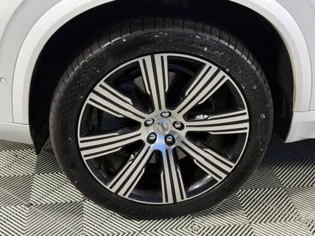 Used 2021  Volvo Inscription image 15