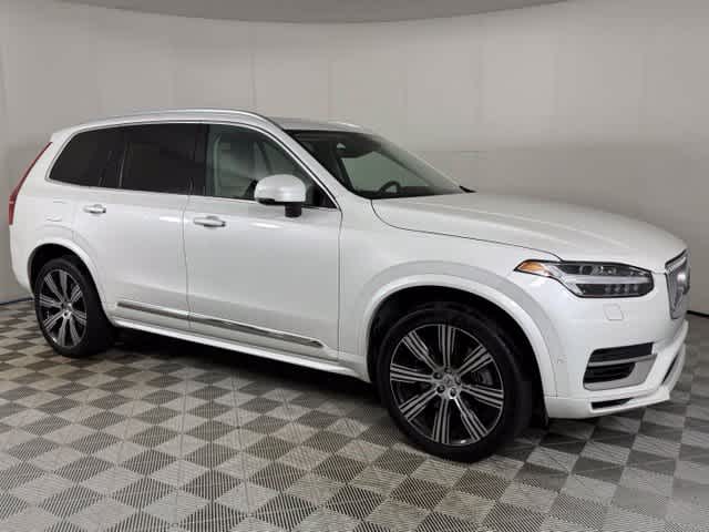 Used 2021  Volvo Inscription image 11