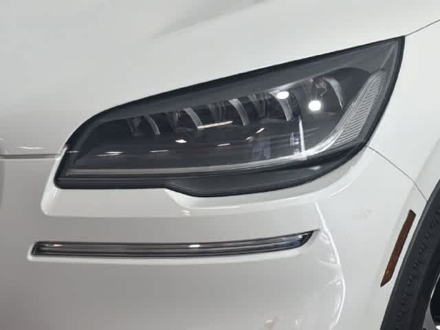 Used 2023 Pristine White Metallic Tri-Coat Lincoln Standard image 28