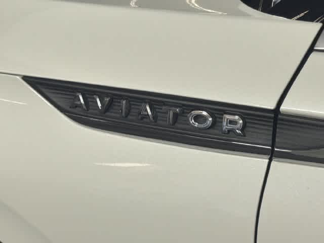 Used 2023 Pristine White Metallic Tri-Coat Lincoln Standard image 27