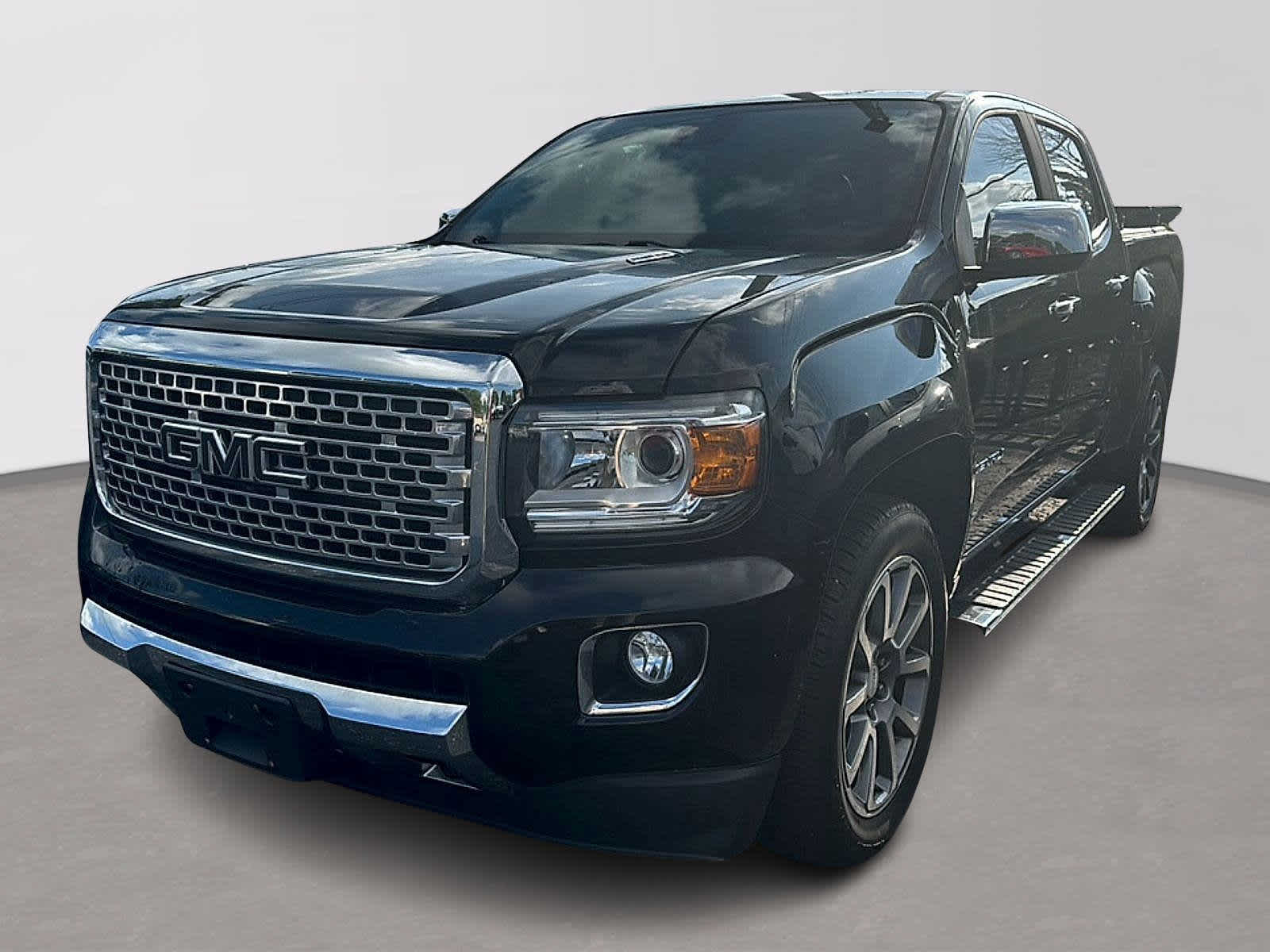 Onyx Black 2018 GMC Canyon Pickup Truck Four-Wheel Drive 6-Speed Automatic