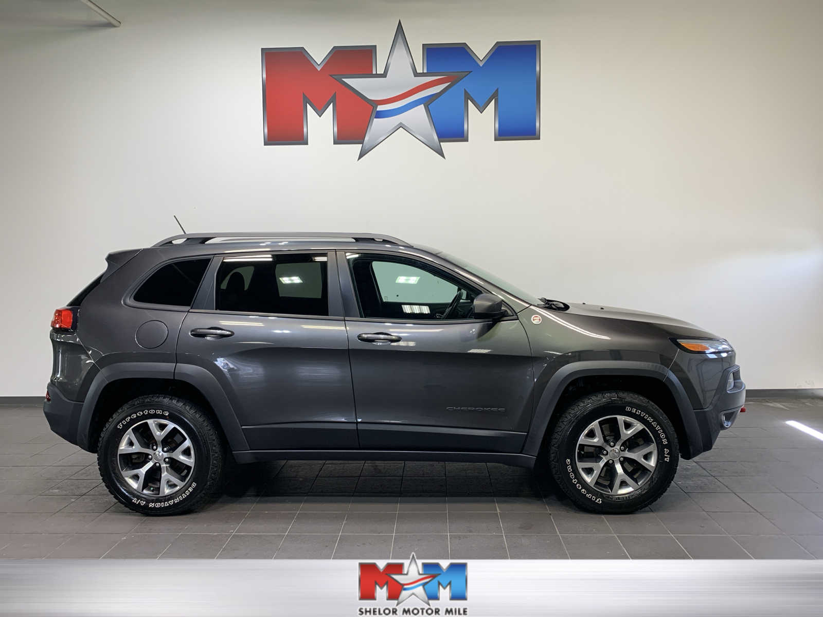 used 2015 Jeep Cherokee car, priced at $14,989