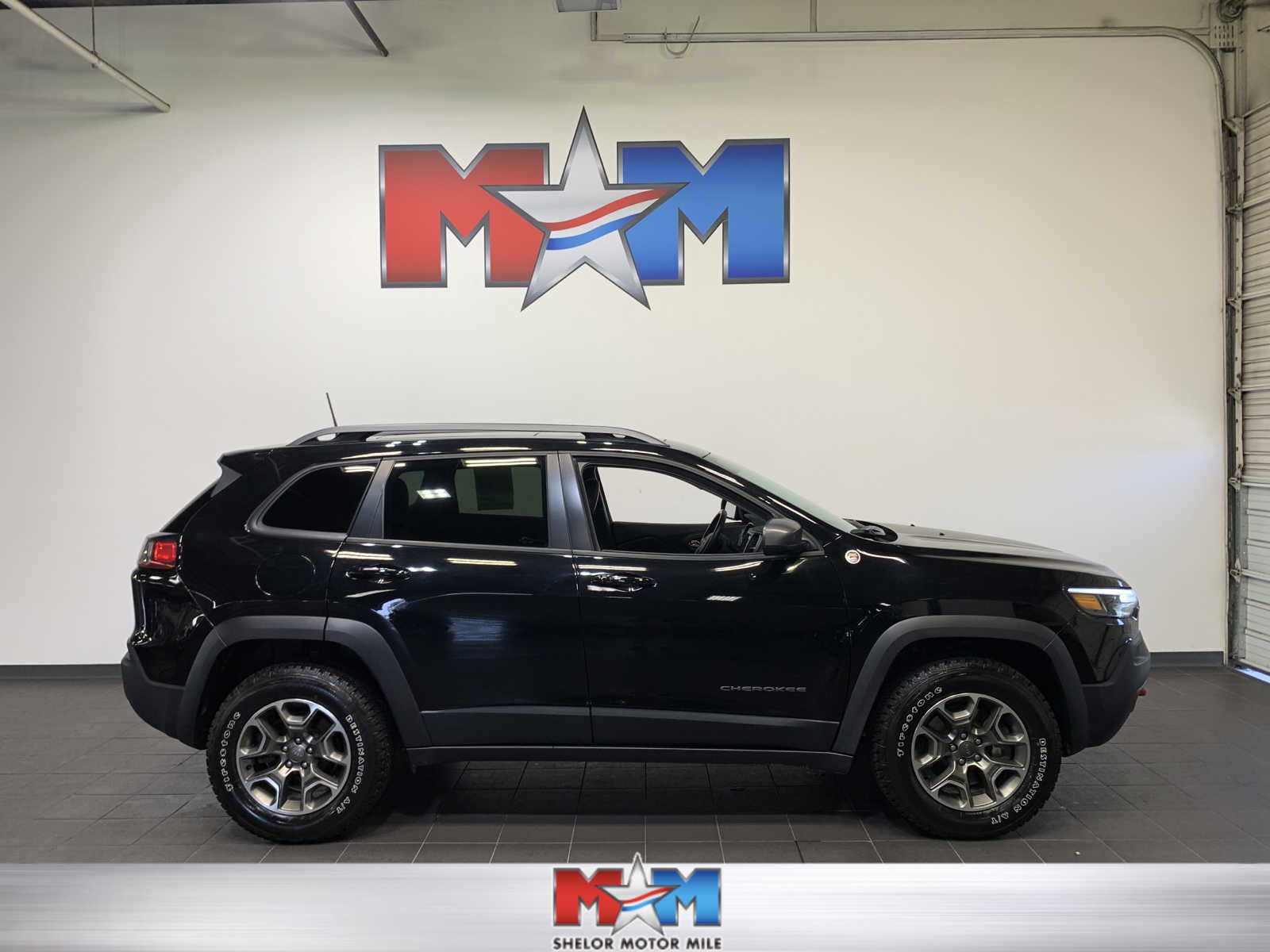 used 2020 Jeep Cherokee car, priced at $29,988
