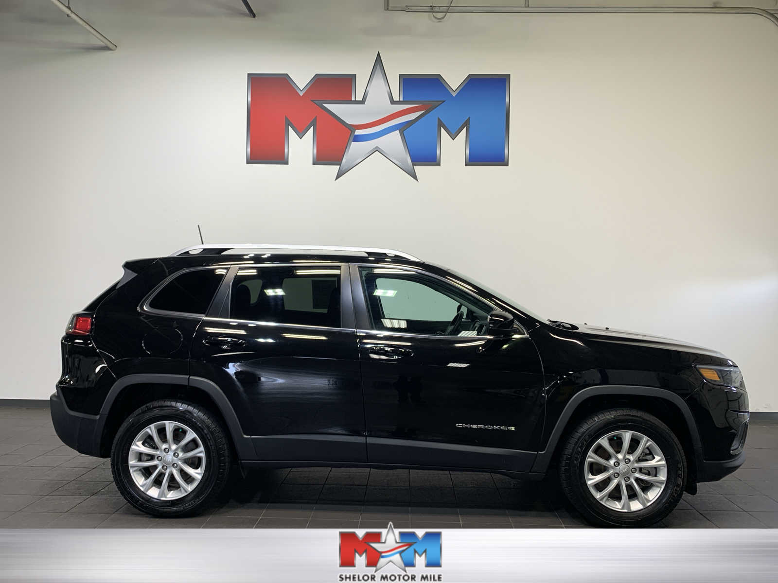 used 2019 Jeep Cherokee car, priced at $20,689
