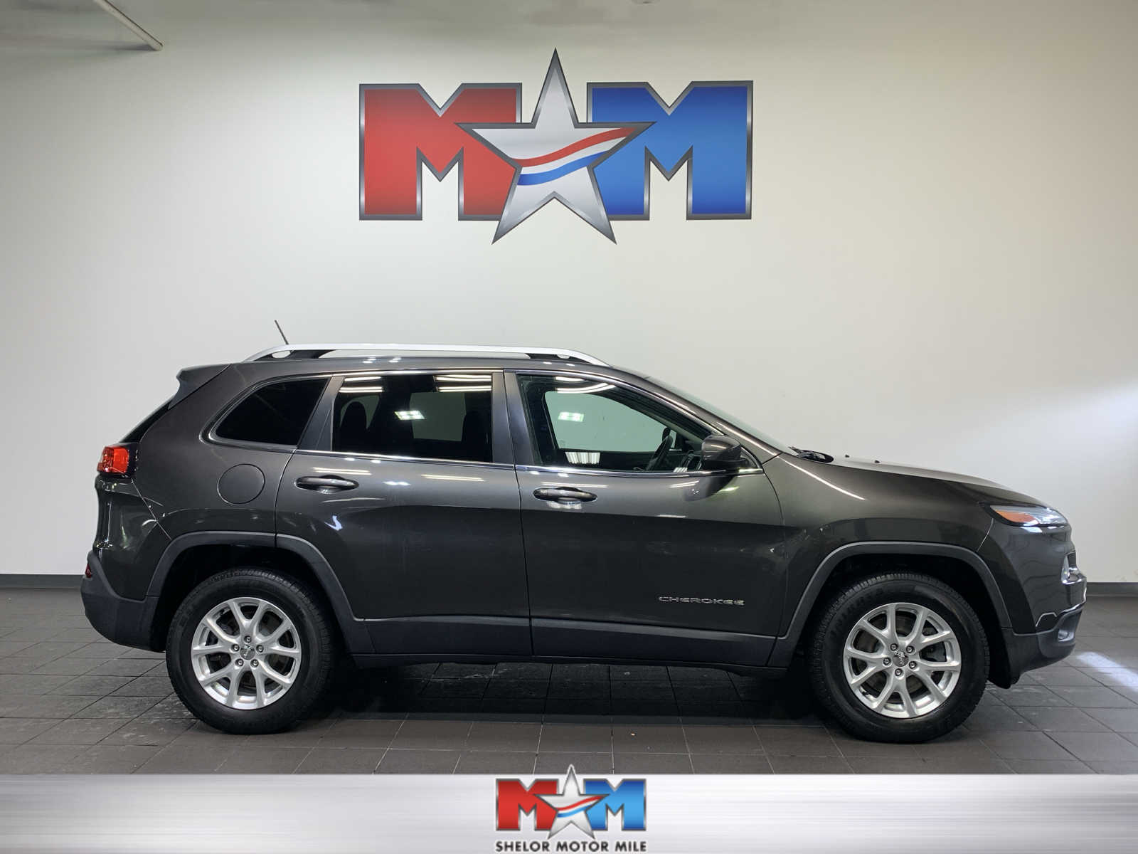 used 2014 Jeep Cherokee car, priced at $12,789
