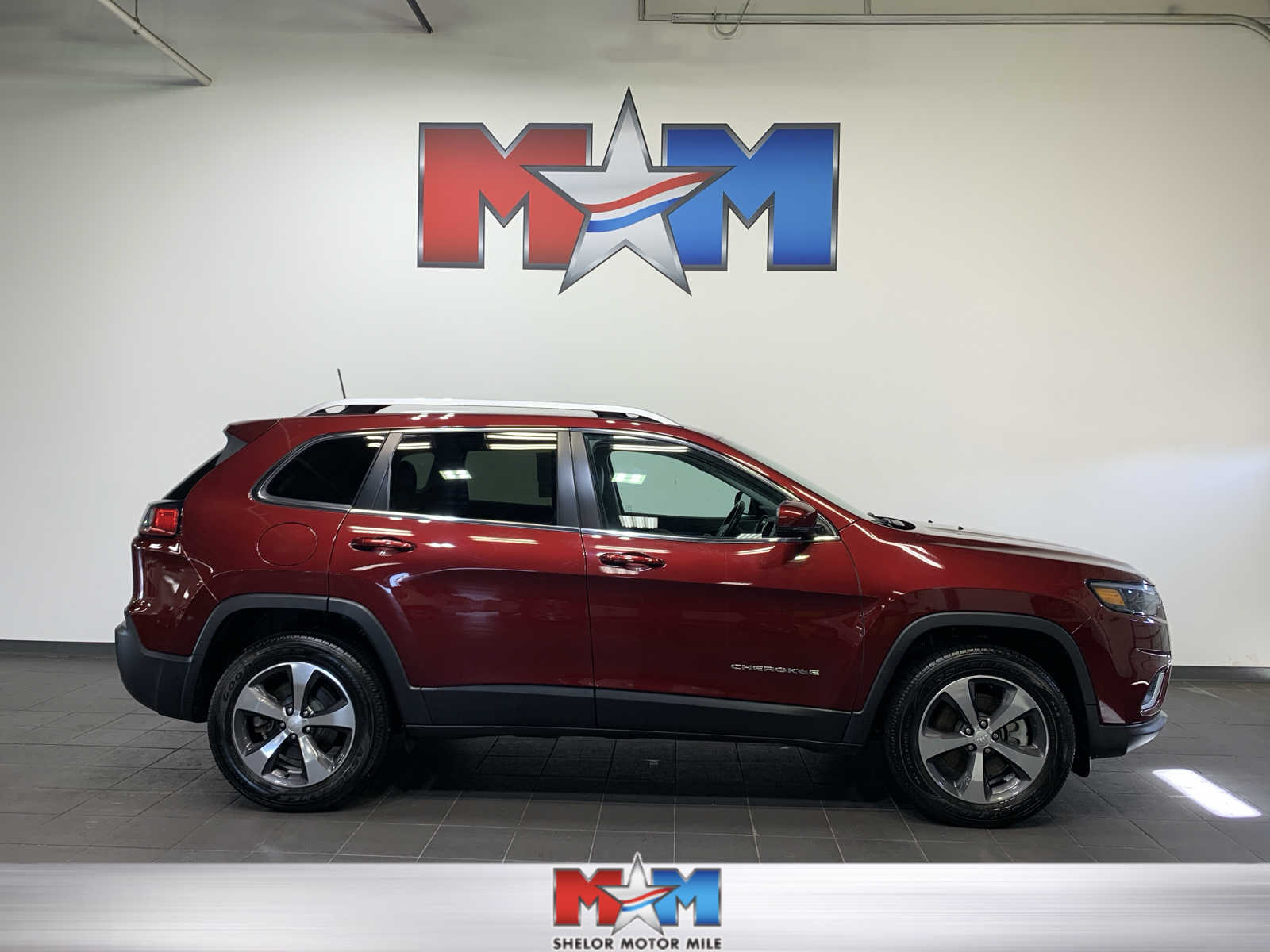 used 2019 Jeep Cherokee car, priced at $26,989