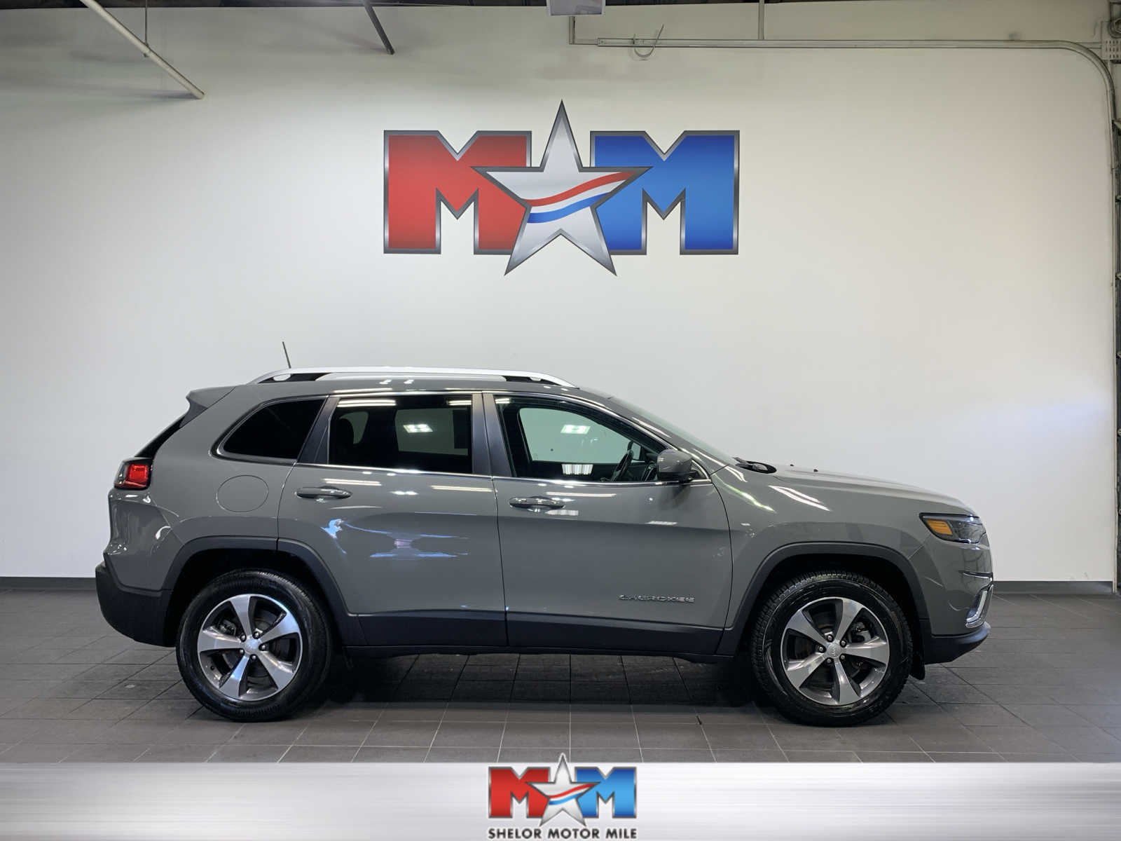 used 2020 Jeep Cherokee car, priced at $27,488