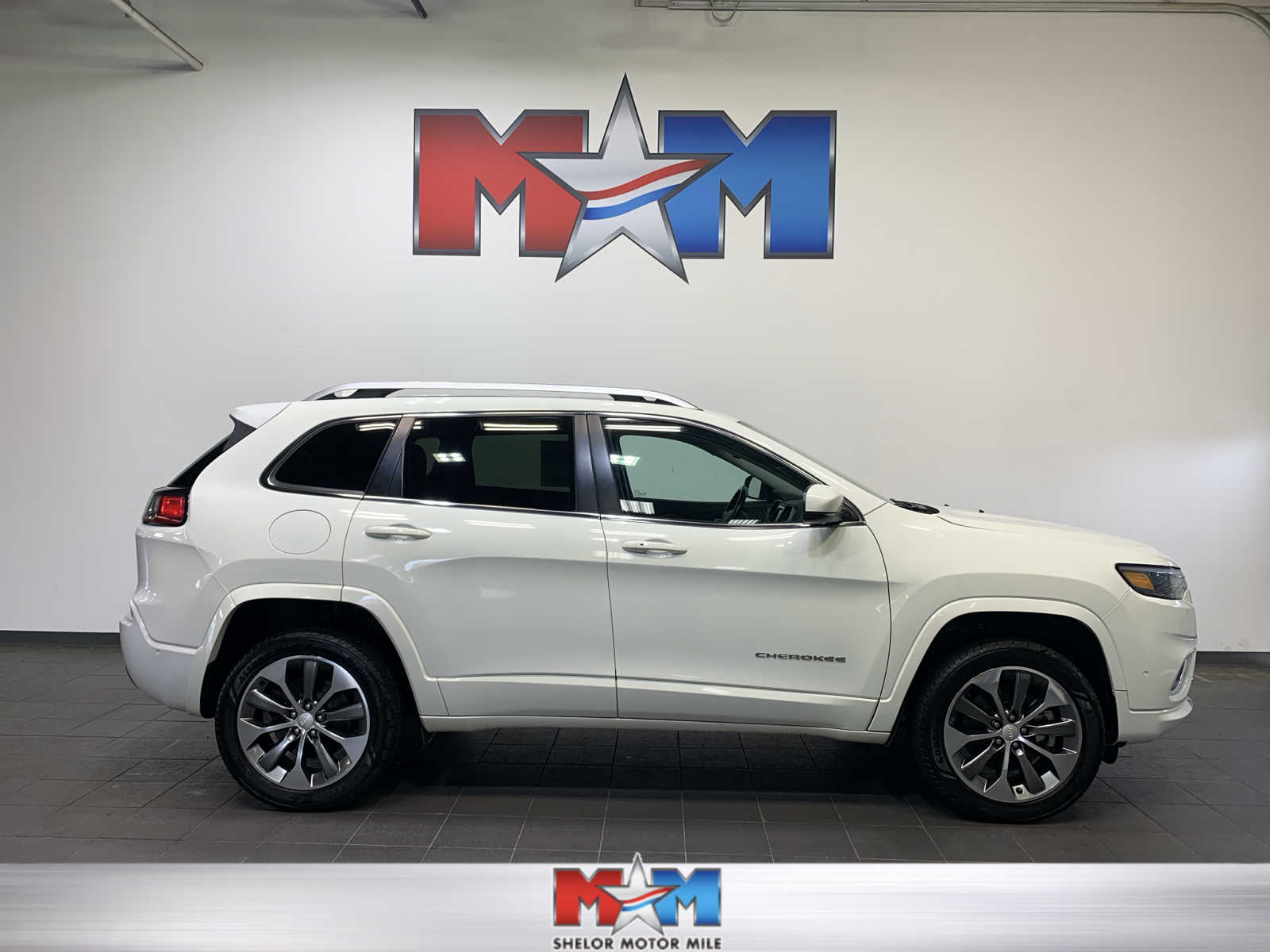 used 2019 Jeep Cherokee car, priced at $24,989