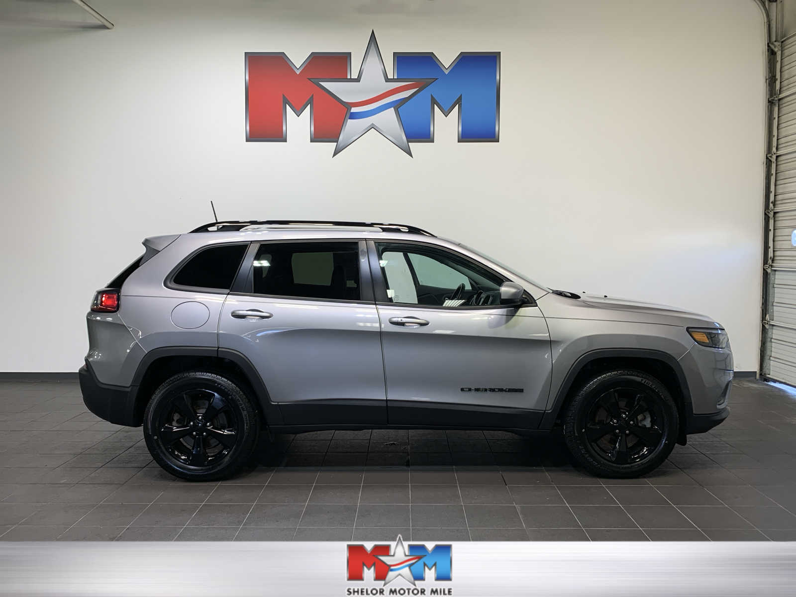 used 2020 Jeep Cherokee car, priced at $26,989