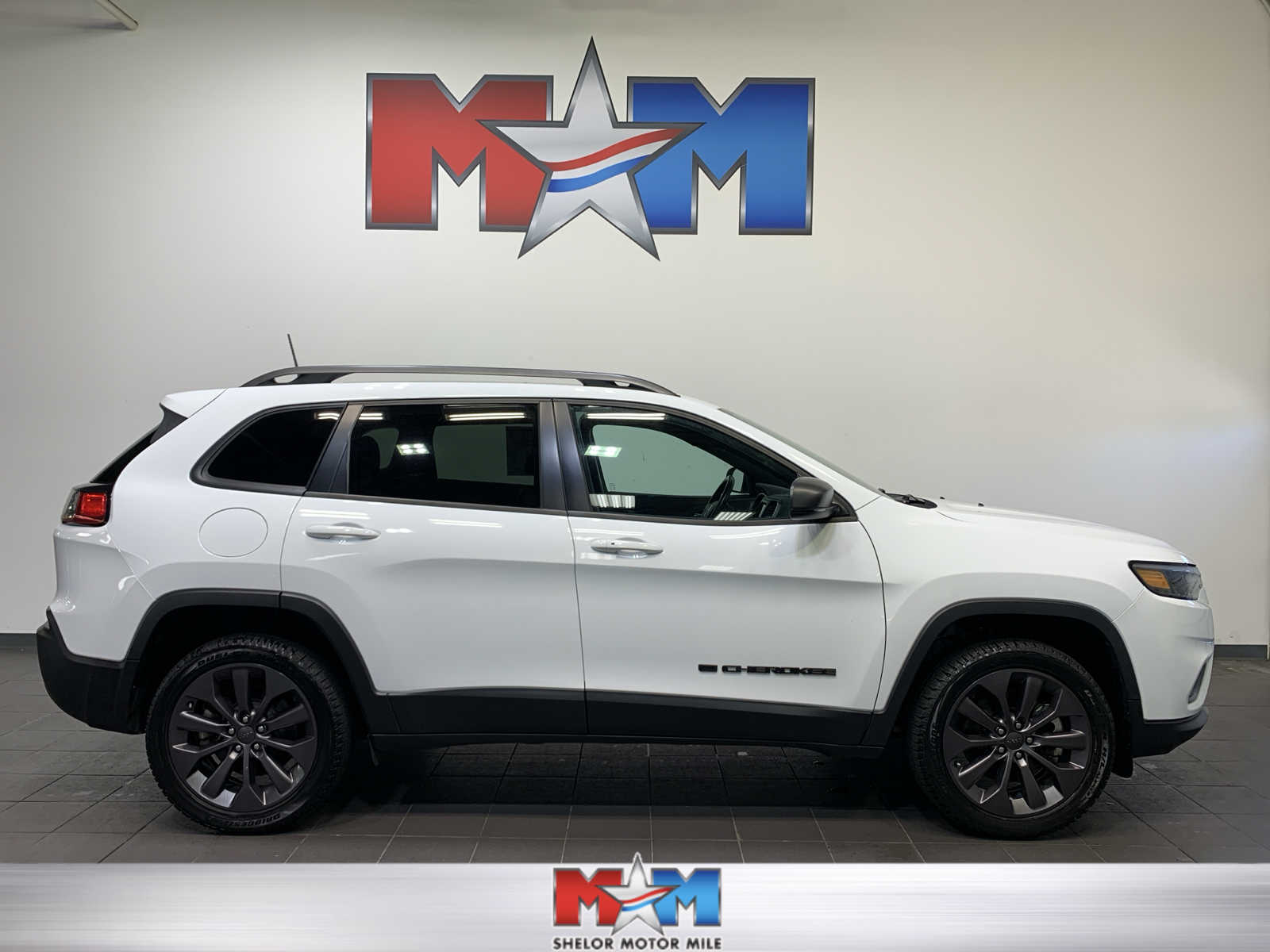 used 2021 Jeep Cherokee car, priced at $27,989