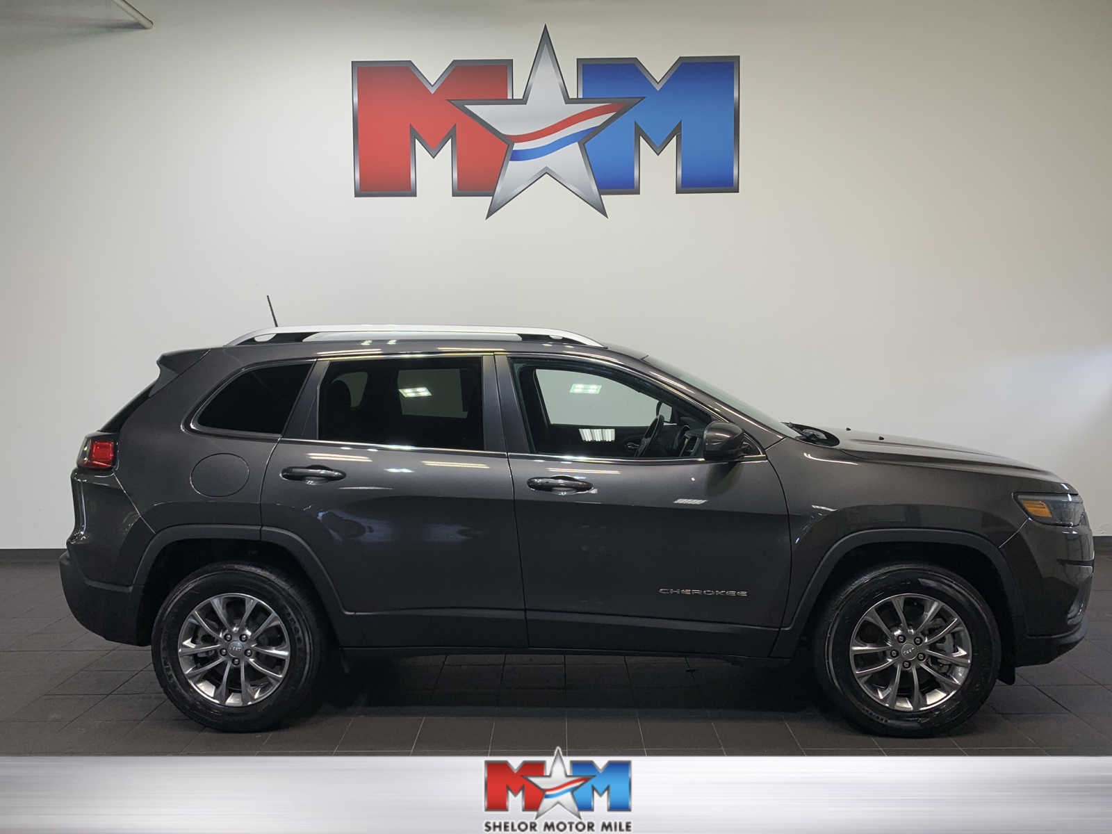 used 2021 Jeep Cherokee car, priced at $25,985