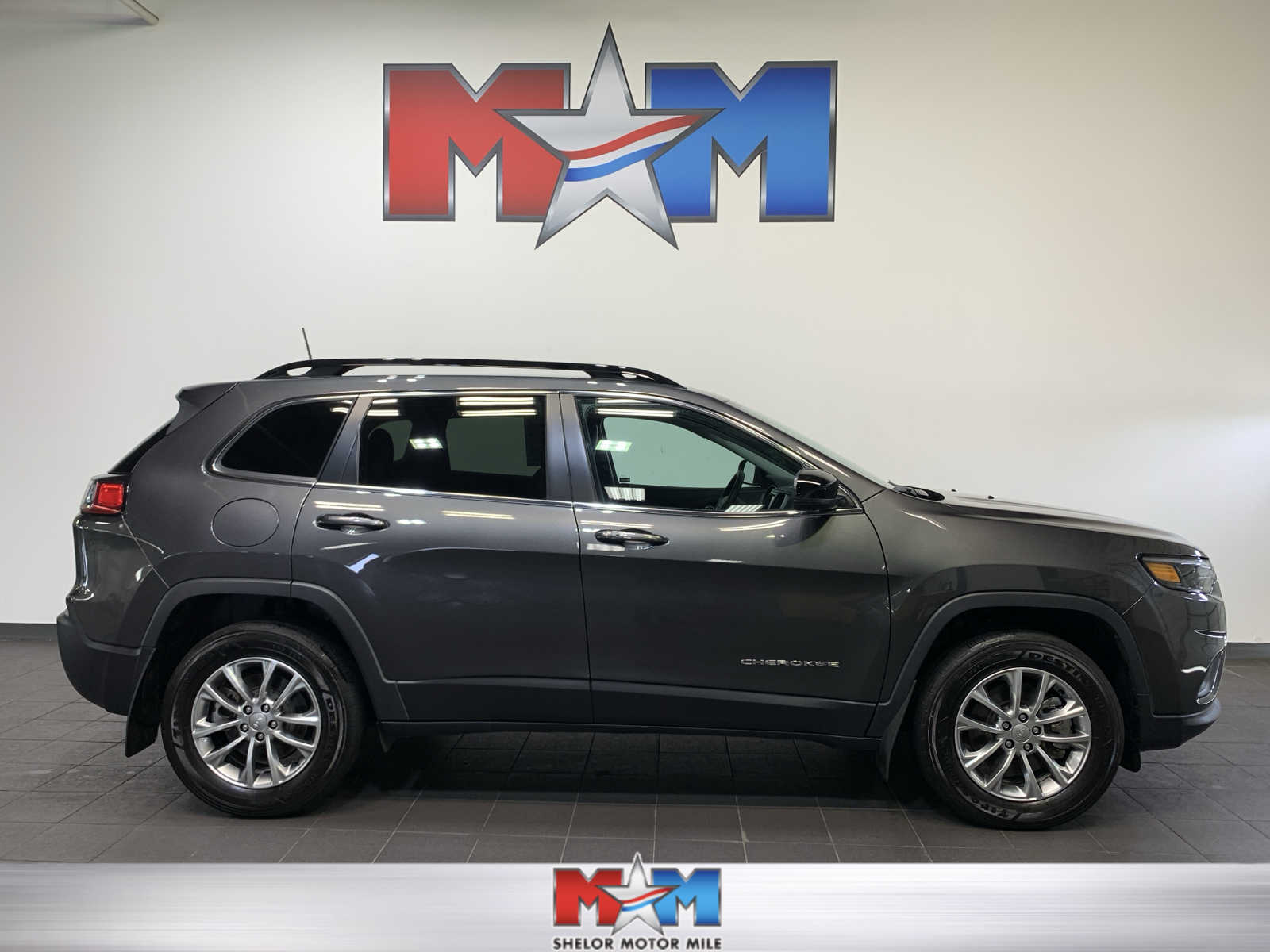 used 2022 Jeep Cherokee car, priced at $30,989