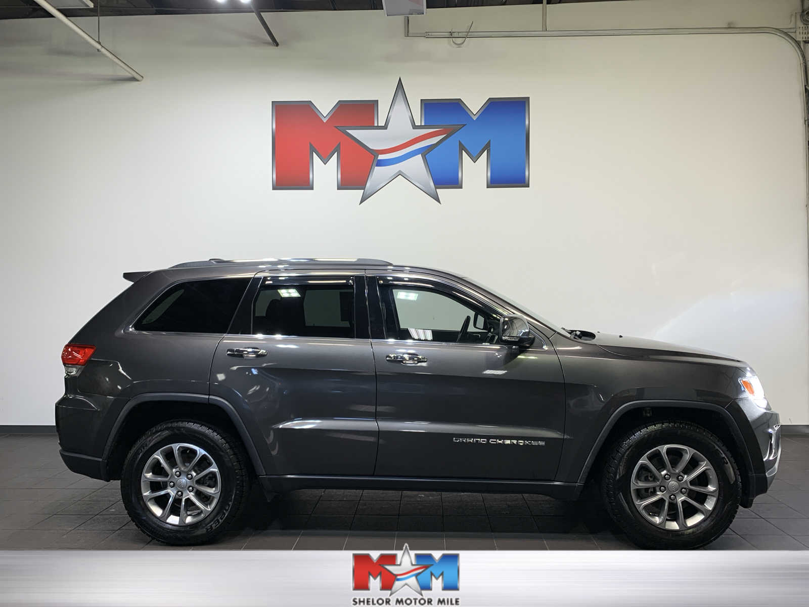 used 2016 Jeep Grand Cherokee car, priced at $17,489