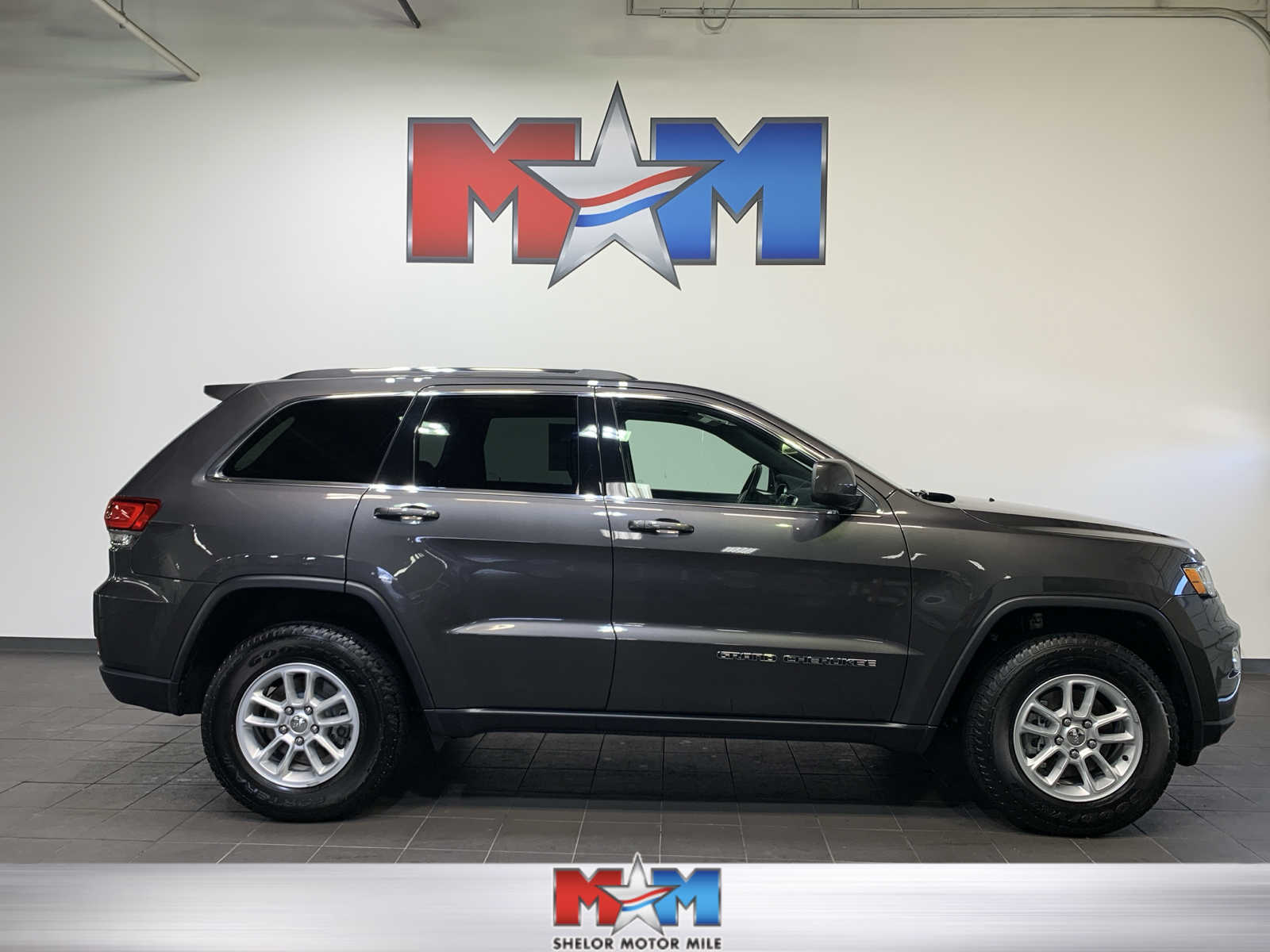 used 2020 Jeep Grand Cherokee car, priced at $28,489