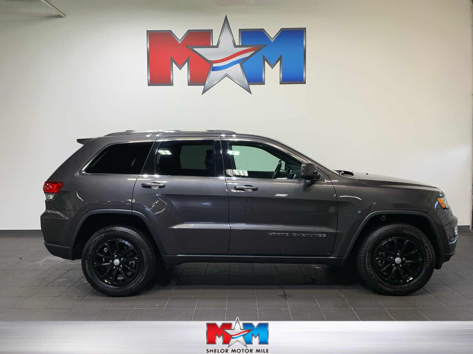 used 2021 Jeep Grand Cherokee car, priced at $32,889